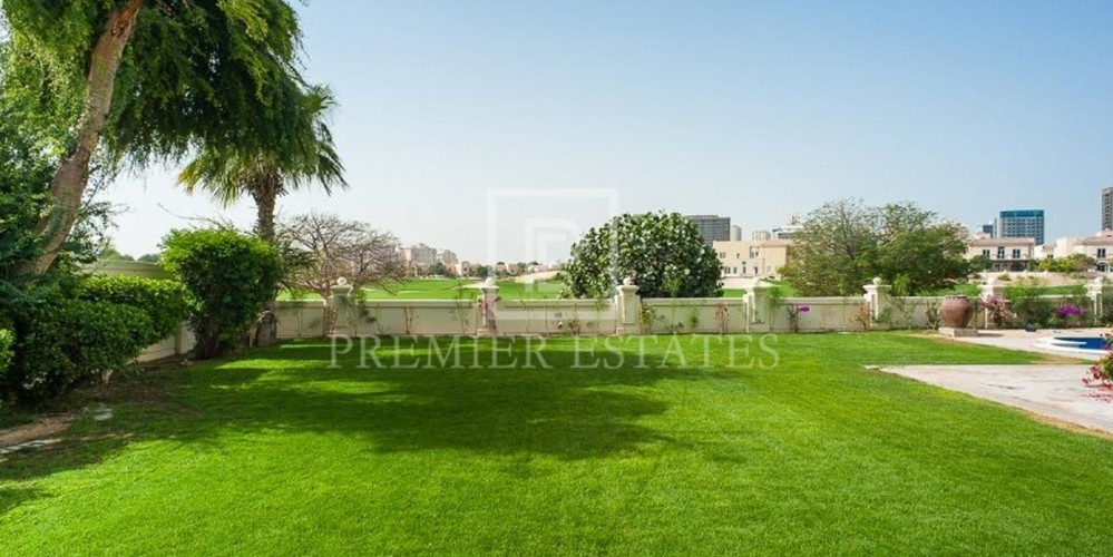 Lakeside Villa — Luxury villa for rent in Umm Suqeim